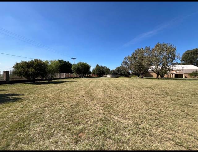 2 BEDROOM HOUSE FOR SALE IN HARTBEESFONTEIN AH